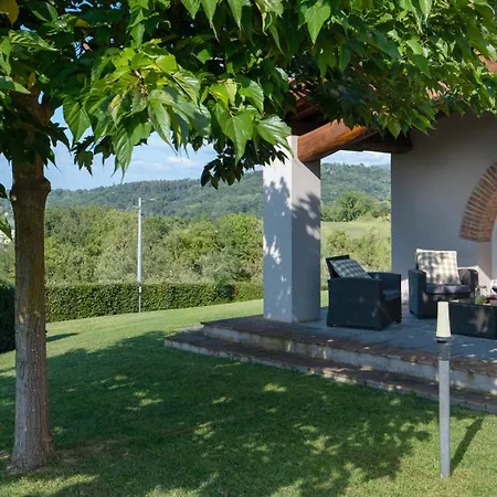 Villa Il Magnifico 10, Emma