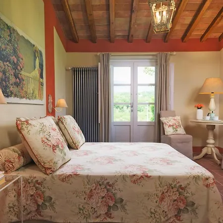 Villa Il Magnifico 10, Emma